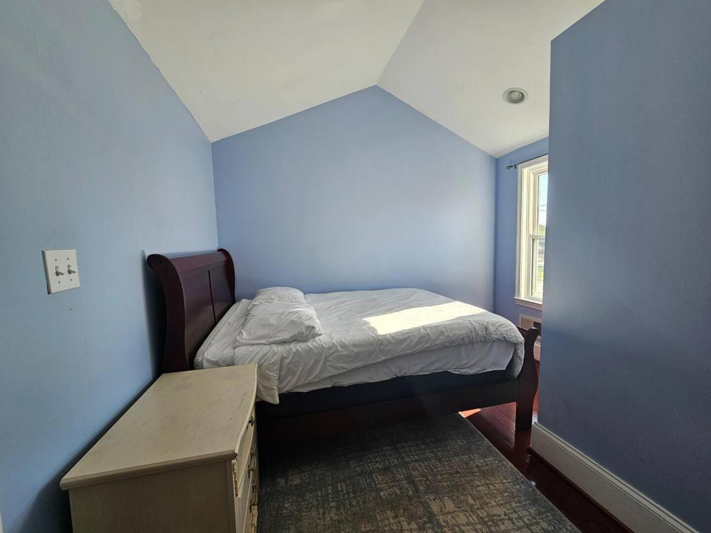 Two Story Queen Primary Towson Ngoại thất bức ảnh